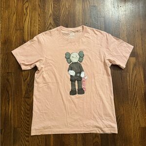 Uniqlo x kaws shirt size medium